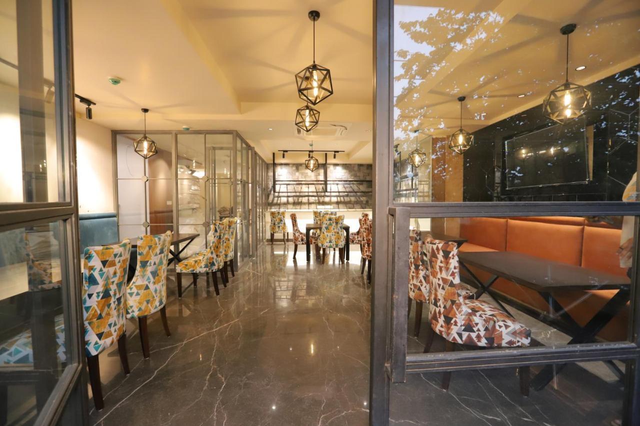 Ip Royal Hotel - New Delhi Nova Deli Exterior foto